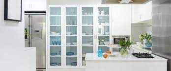 Armário de vidro: belas ideias para a cozinha e banheiro